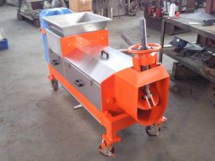 釀酒設(shè)備-螺旋擠壓機